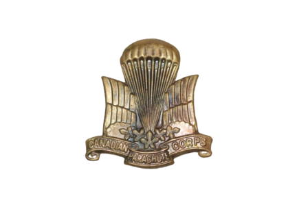 WW2 CANADIAN PARACHUTE CORPS BRASS CAP BADGE