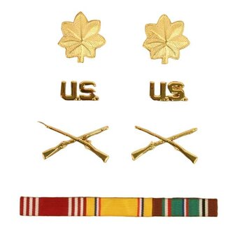 Basic A class uniform Infantry Officer badge set. Major