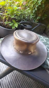 Full Western belt with cartridge loops and matching hat &ndash; Clint Eastwood style