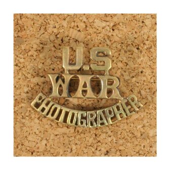 U.S. War Photographer metal badge &ndash; reproduction WWII insignia