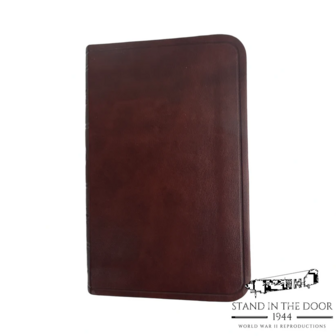 Amerikaanse soldaten in gebed tijdens veldmis, Tweede Wereldoorlog &ndash; US troops praying during field mass, World War II