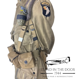 Amerikaanse paratrooper met witte tape rond granaat &ndash; U.S. paratrooper with white tape wrapped grenade (WW2)