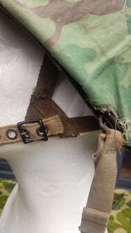 US Vietnam paratrooper helmet with Mitchell cover