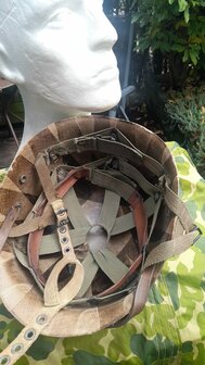 US Vietnam paratrooper helmet with Mitchell cover