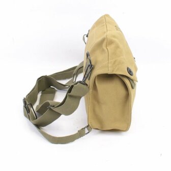 M6 gas mask bag US Army WW2 OD3 Tan with &ldquo;Army Light Weight Service Mask&rdquo; marking