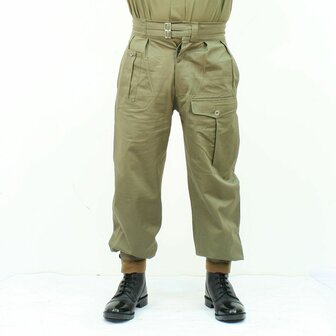 Detail of the Jungle Green Battledress trousers with pockets and buttons