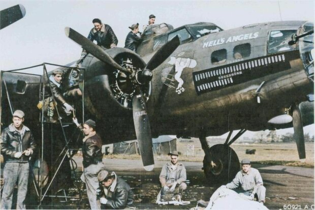 US B-17F Mechanic 1943