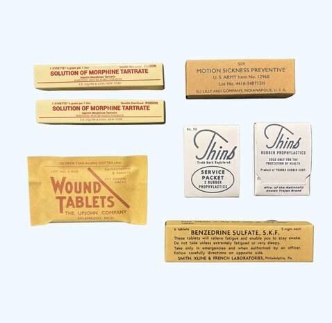 WW2 Paratrooper Airborne Pocket Filler Set Deluxe for Re-enactment, WW2 Gift, Replica Film Prop, Reproduction