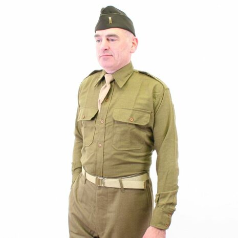 American WW2 Officers Field Shirt – close-up wool gabardine fabric and stitching