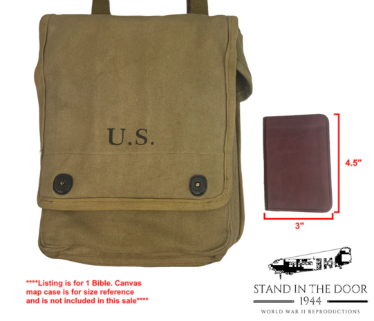 Amerikaanse soldaten in gebed tijdens veldmis, Tweede Wereldoorlog – US troops praying during field mass, World War II