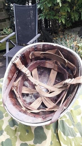 M1 Paratrooper Helmet – 517th Parachute Infantry Regiment, Zuid-Frankrijk Augustus 1944 (Origineel)