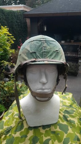US Vietnam paratrooper helmet with Mitchell cover
