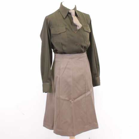 US Army WW2 Women's Officers Pinks Skirt complete uniform view