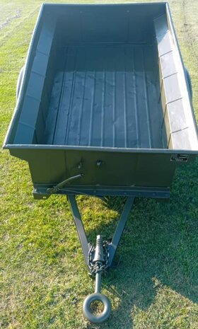 Gerestaureerde U.S. Army 1/4 ton jeeptrailer van binnen gezien / Restored U.S. Army 1/4 ton jeep trailer interior view