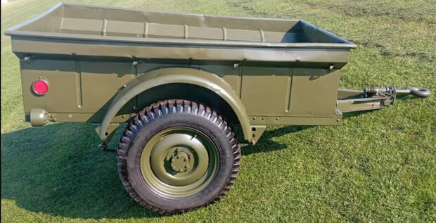Gerestaureerde U.S. Army 1/4 ton jeeptrailer van binnen gezien / Restored U.S. Army 1/4 ton jeep trailer interior view
