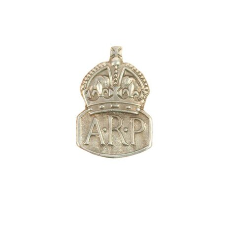 Silver coloured ARP buttonhole badge with King&rsquo;s Crown for British WWII civilian clothing and black Civil Defence beret