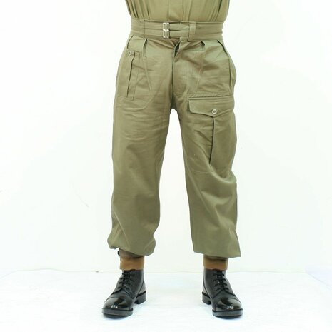 Detail of the Jungle Green Battledress trousers with pockets and buttons
