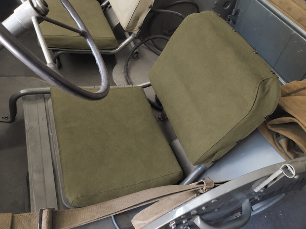 Willys MB Ford GPW maatwerk canvas rugkussen bestuurdersstoel