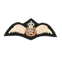 RAF WW2 Kings Crown Pilots Wings. RAF WW2 Kings Crown Pilots Wings.