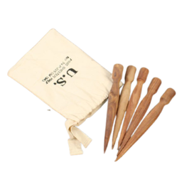 WW2 5 Wood pegs and bag for the US shelter half/pup tent WW2 5 Wood pegs and bag for the US shelter half/pup tent